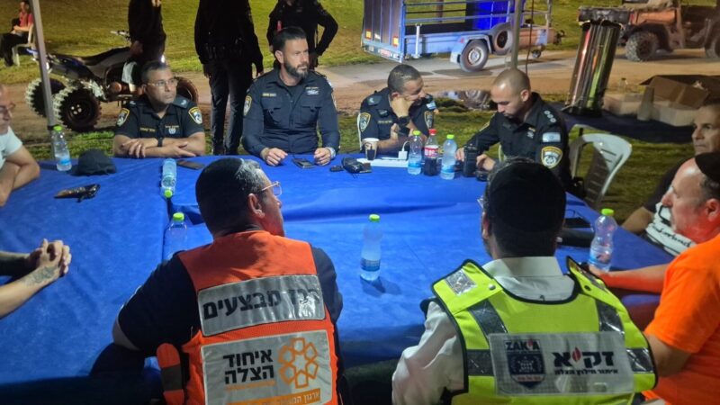 כוחות זק"א בחוף חופית. צילום: זק"א