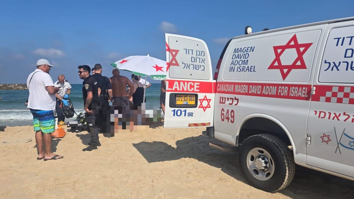 זירת הטביעה בחוף דלילה באשקלון. צילום: מד"א