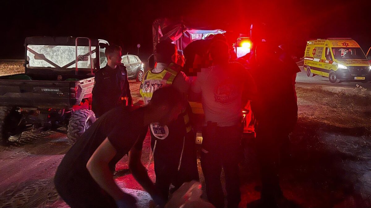 זירת האירוע בחוף הגן הלאומי. צילום: מד"א