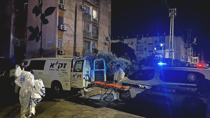 אנשי זק"א ברחוב בנימין. צילום: זק"א