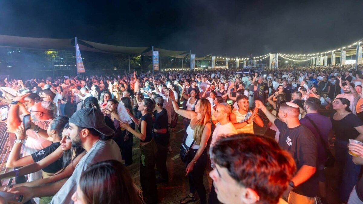 הקהל בפסטיבל הבירה אשקלון. צילום: סיון מטודי