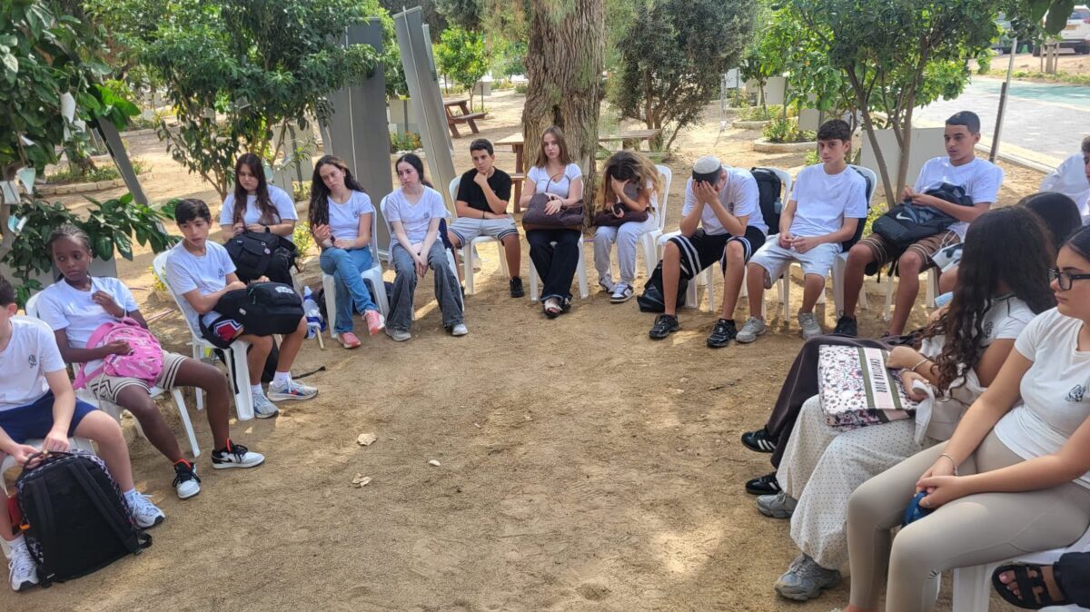תלמידי ביה"ס לאמנויות - 3 שנים ל-7 באוקטובר. צילום: צוות בית הספר